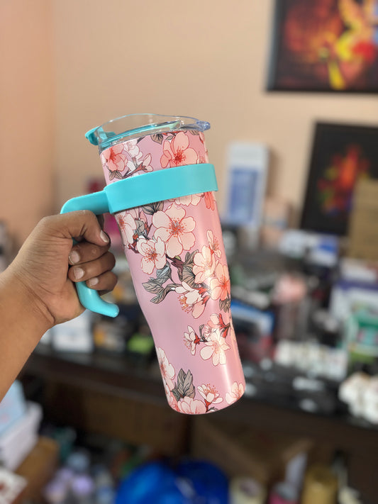 Stainlees steel tumbler with steel straw